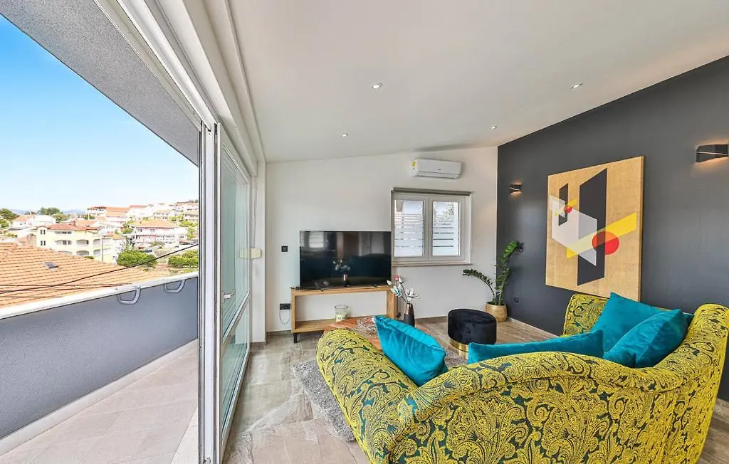 Premium Apartment With Jacuzzi Trogir 0*,  Croatia
