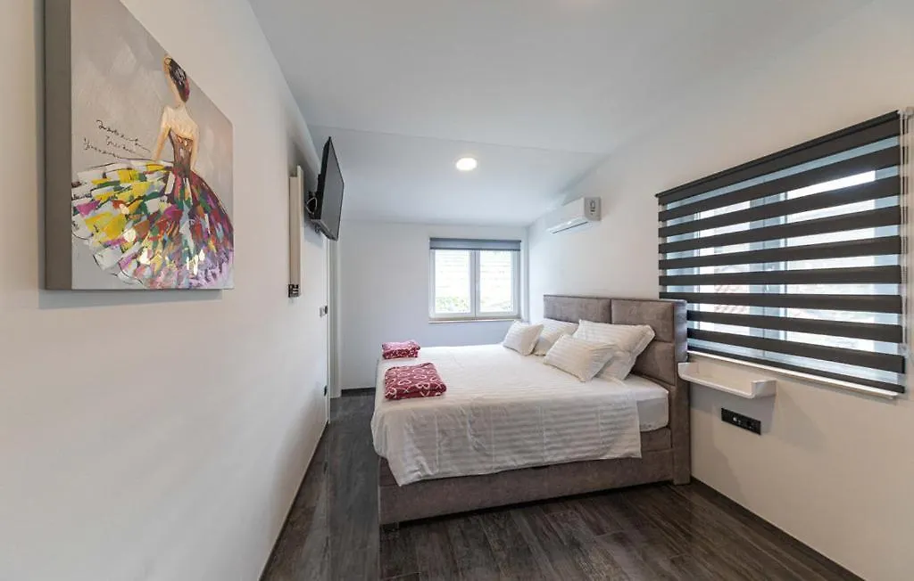 Premium Apartment With Jacuzzi Trogir