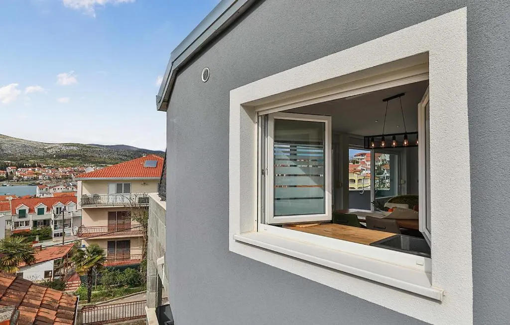 Premium Apartment With Jacuzzi Trogir 0*,